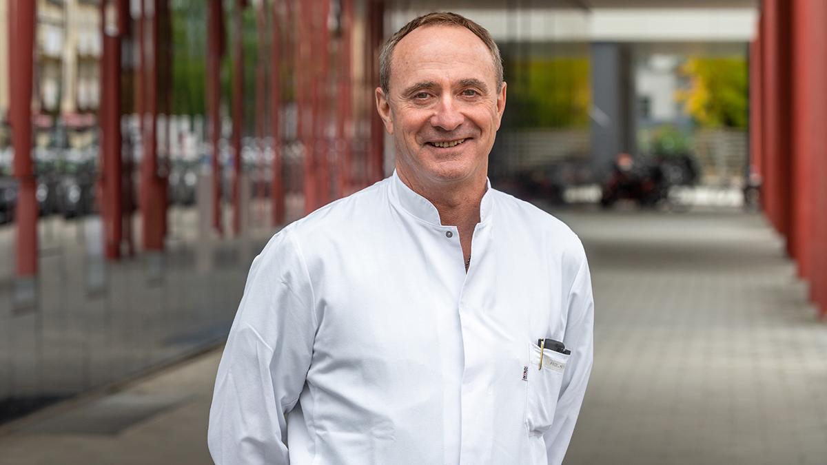 Prof. Bernhard Meyer, Direktor der Klinik und Poliklinik für Neurochirurgie am TUM Klinikum. © Falk Heller, TUM Klinikum