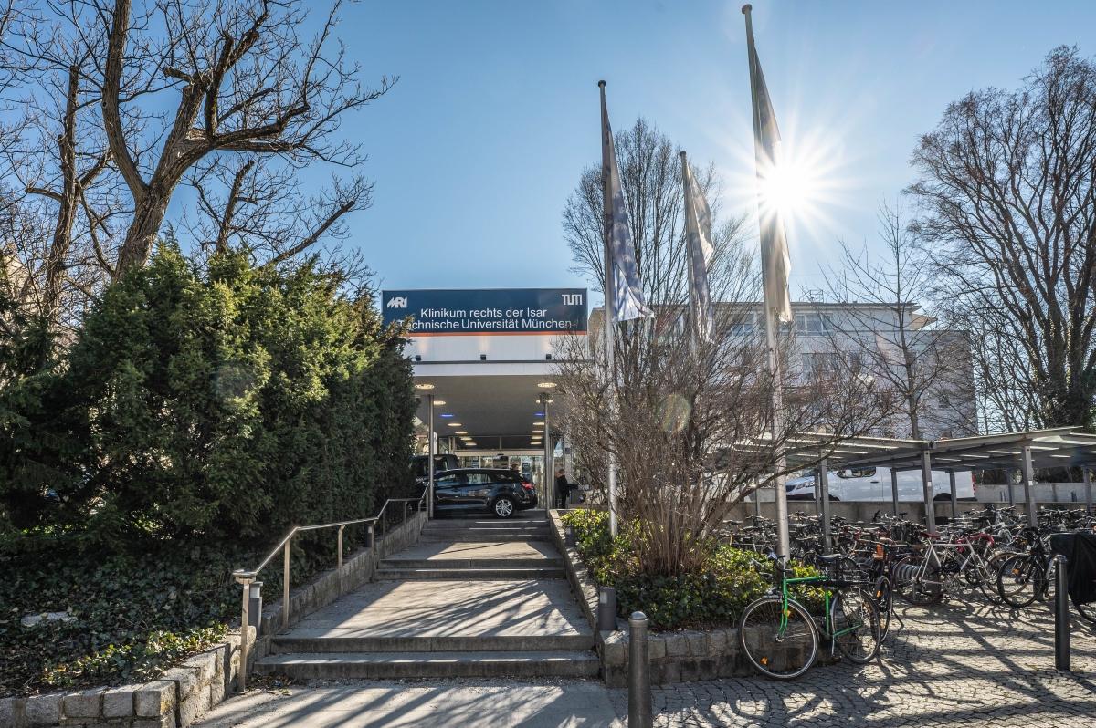 Außenansicht Klinikum rechts der Isar Haupteingang 