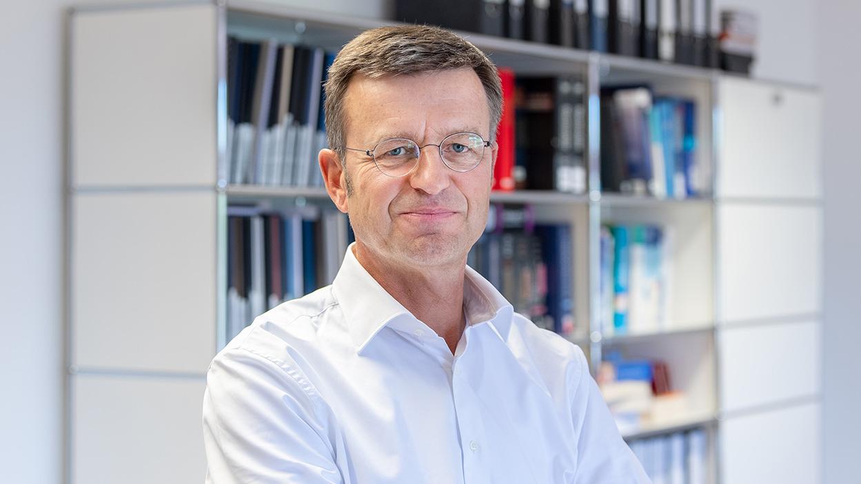 Prof. Stefan Engelhardt ist Pharmakologe und einer von drei Sprecherinnen und Sprechern des neuen Exzellenzclusters NUCLEATE. 